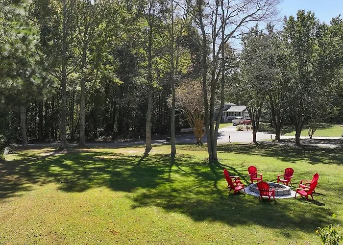 Charming Modern Guest House Near Lake Lanier